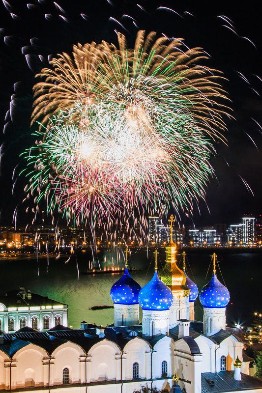 Салют Казань Россия татарстан  Салют в честь дня города Казаньphoto preview