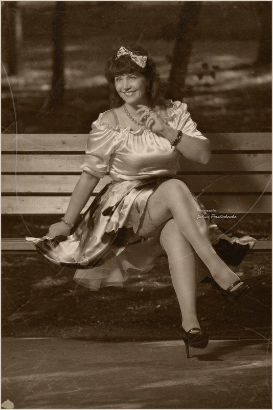 женщина, книга, пин ап, ретро, старое фото Лето  --16 годаphoto preview