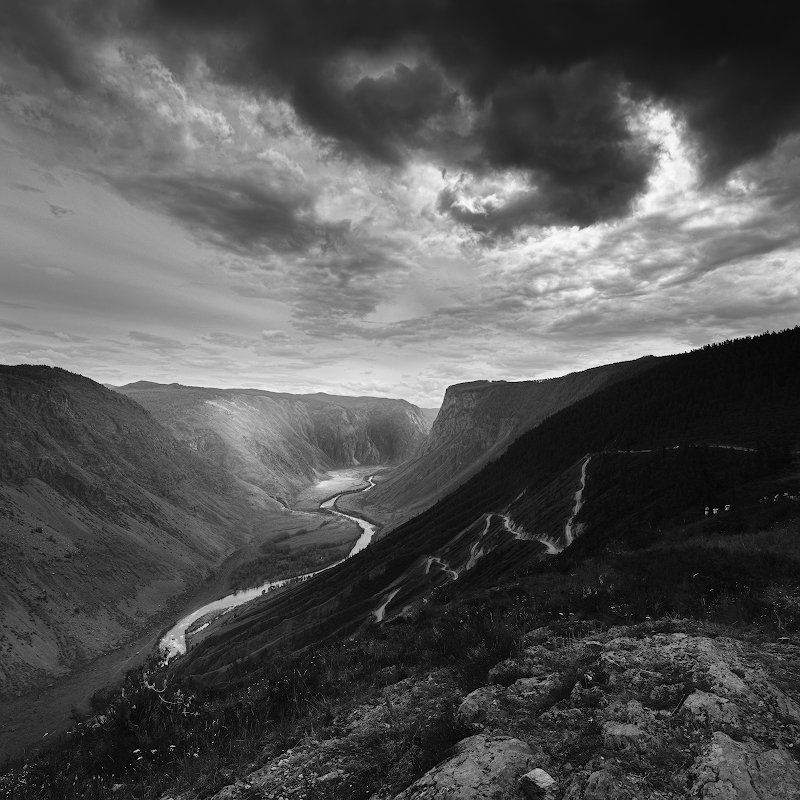 Грозовой перевалphoto preview