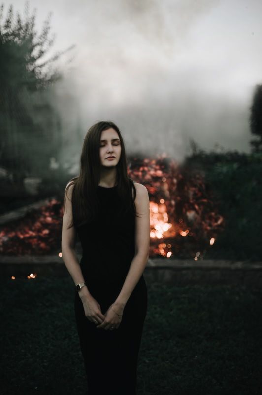 девушка 35mm 50mm 1.4 портрет огонь  photo preview