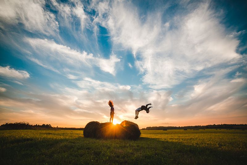 Закат, Лето, Поле, Сено, Солнце Дух летаphoto preview