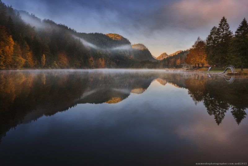 оберзее, германия, бавария, фюссен, осень, город, пейзаж, парк, путешествия, желтый, фон, прекрасный, красота, яркий, цвет, разноцветный, осень, листва, лес, золотой, трава, зеленый, озеро, лист, листья, национальный, природный, природа, октябрь, оранжевы Германия. Фюссен. Утро на озере Оберphoto preview