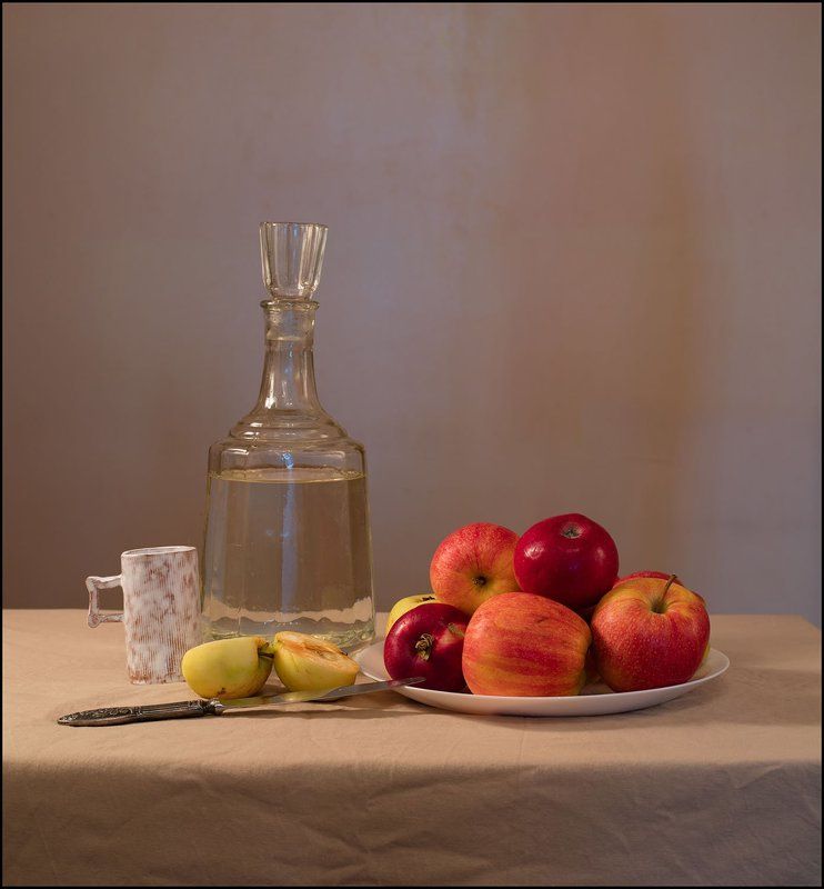 Натюрморт с яблокамиphoto preview