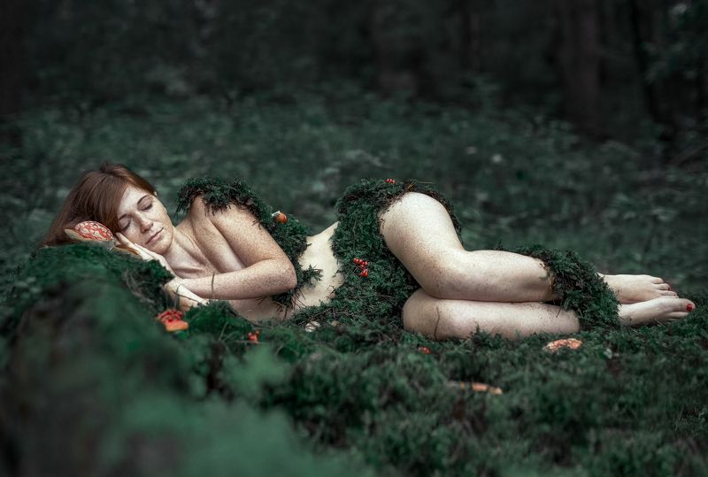 девушка портрет весушки рыжая лицоо глаза волосы сказка  photo preview