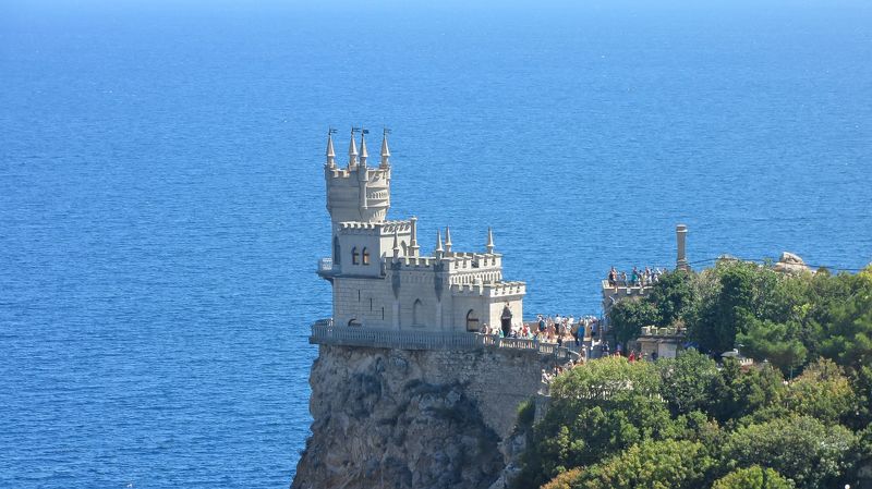 Крым. Замок «Ласточкино гнездо»photo preview