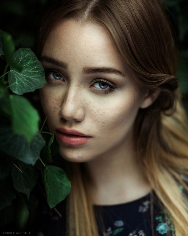 girl,portrait,softlight,look,eyes,color,moody,natural,retouch,photography,light, Softphoto preview