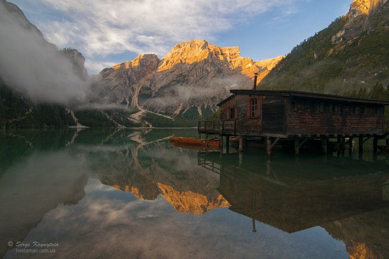Альпы, Брайес, Горы, Доломиты, Лодки, Озеро, Отражение, Причал, Рассвет, Туман Sunrise on Lago di Braiesphoto preview