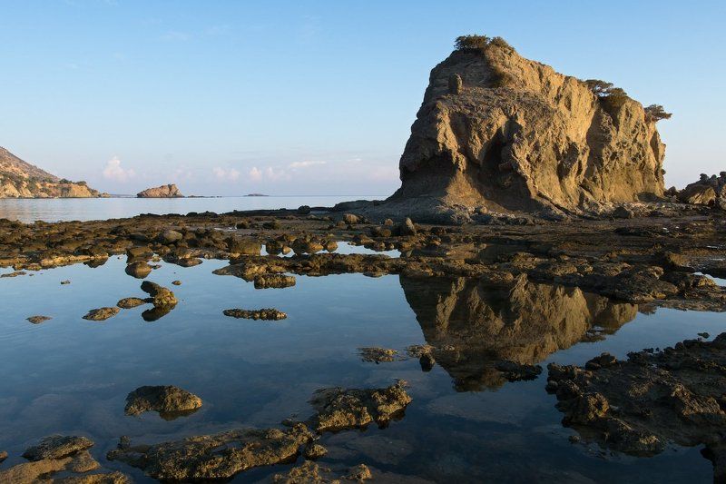 море, скалы Мамонтphoto preview