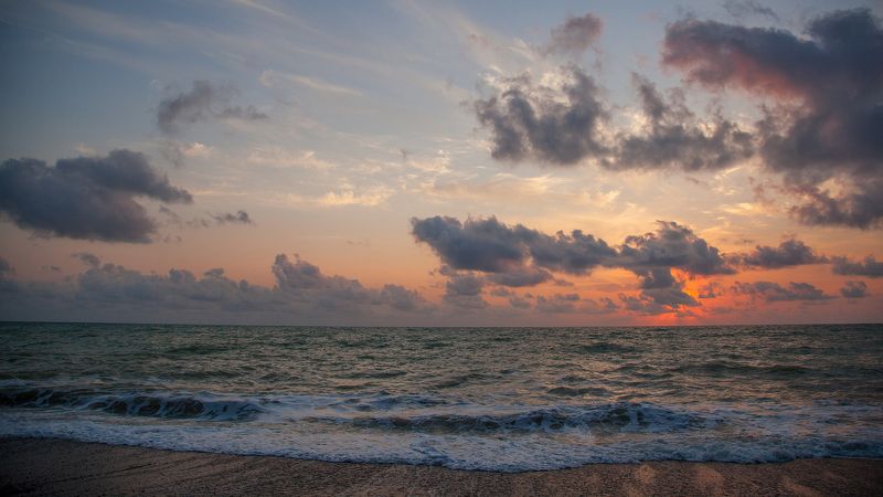 Закат на крымском побережьеphoto preview