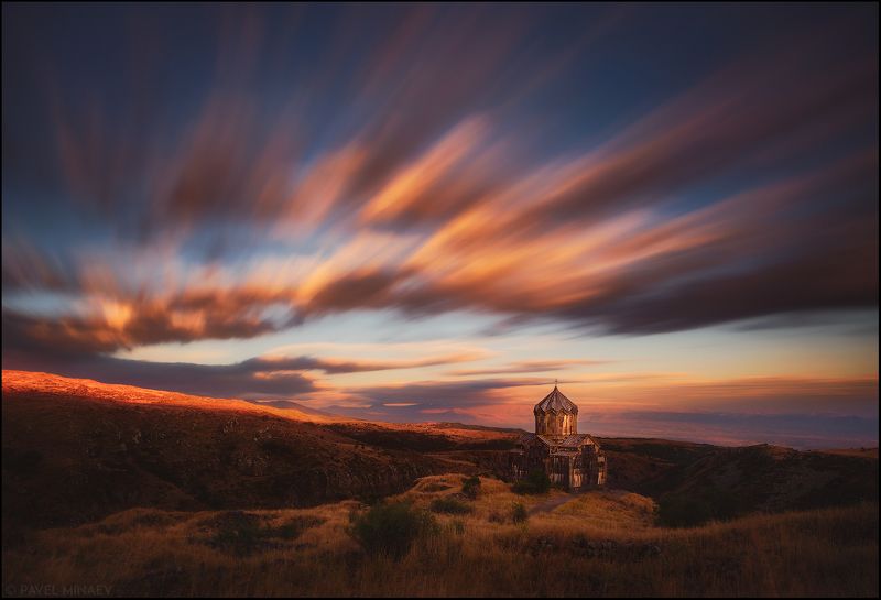 Над вечным покоемphoto preview