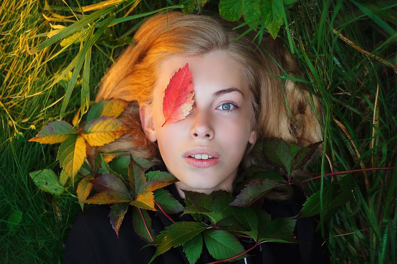 portrait,color,light,girl,young,art,creative,портрет,девушка,свет,лицо,кожа,цвет,свет,креатив,взгляд,глаза Color expressionphoto preview