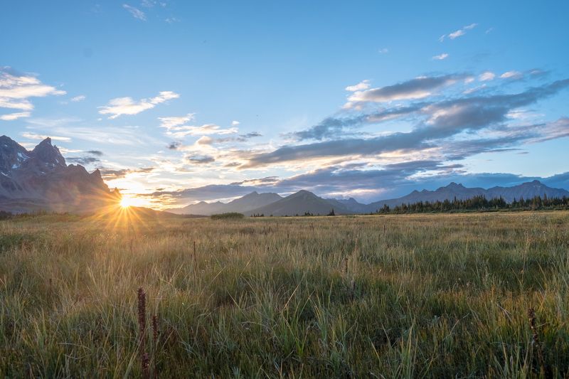 Canada, Alberta, Jasper, Tonquin, mountains Закат в долинеphoto preview