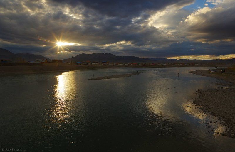 Вечер, Закат, Монголия, Улгий, Ховд Ульгий. Ховд-гол.photo preview
