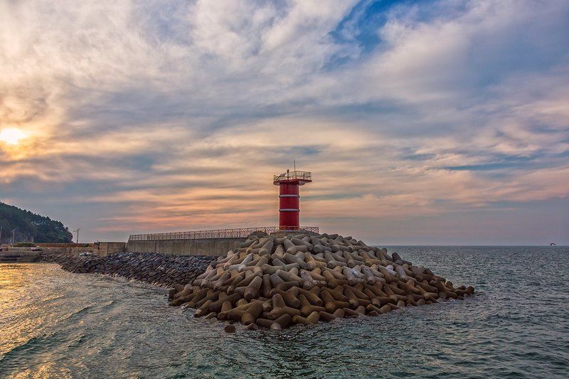 red lighthousephoto preview