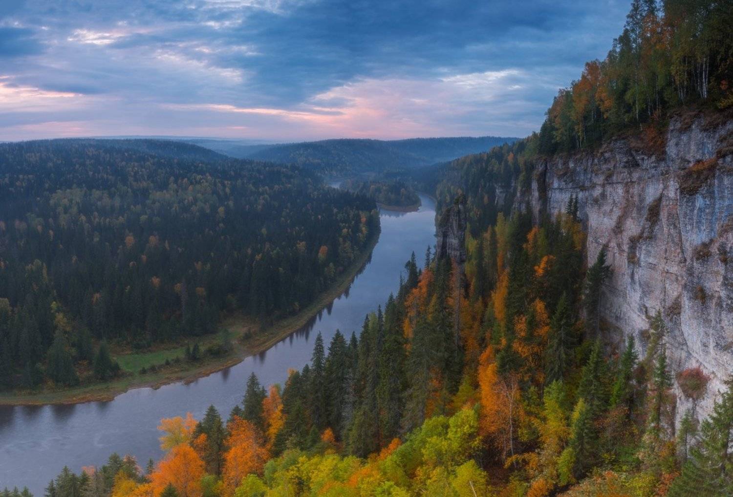 Золотая осень, Осенний лес, Осенний пейзаж, Осенняя листва, Осень, Пейзаж, Пермский край, Рассвет, Река, Россия, Урал, Усьва, Усьвинские столбы, Вадим Балакин