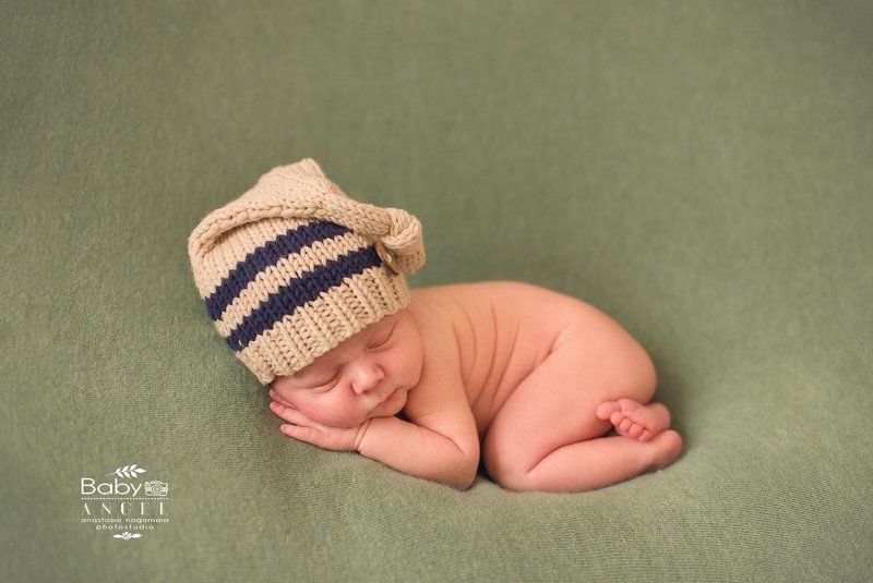новорожденный, мальчик, шапочка,фон Романphoto preview
