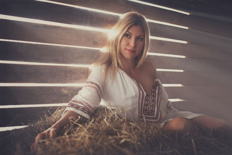Девушка, Лучи, Сено Юлияphoto preview