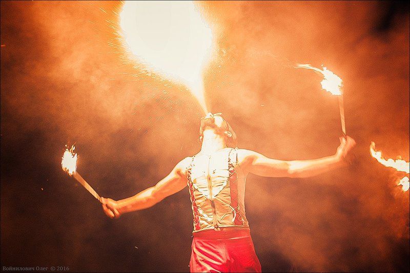 Fire-Show, Strobos Fire-Showphoto preview