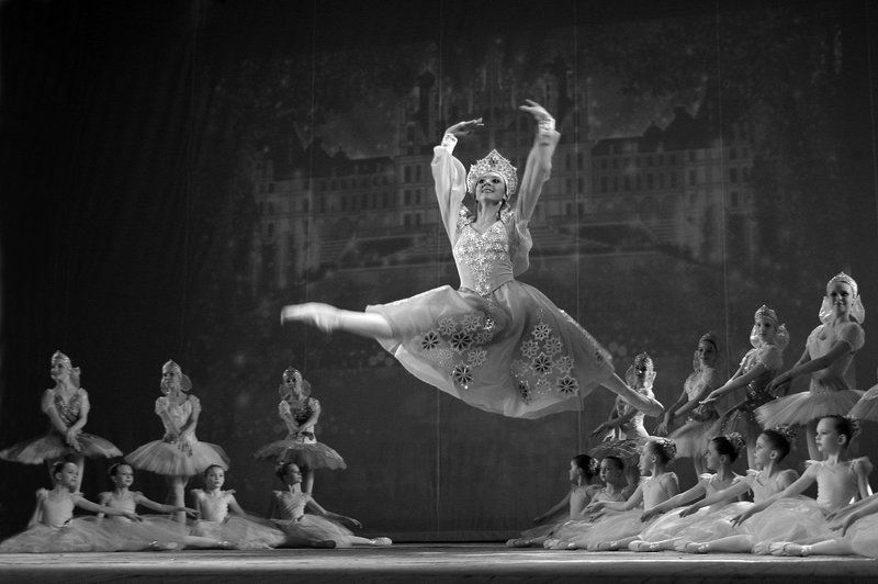 полет, балет Прыжок из СКАЗКИphoto preview