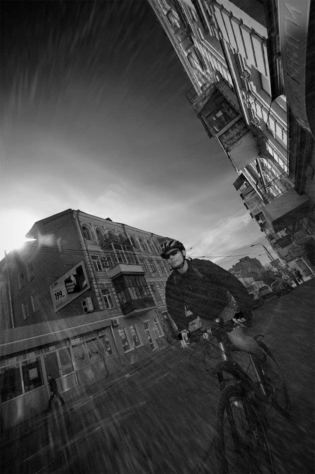 солнечный дождь. Автор: Piligrim киев, город, жанр, люди, чб, Piligrim