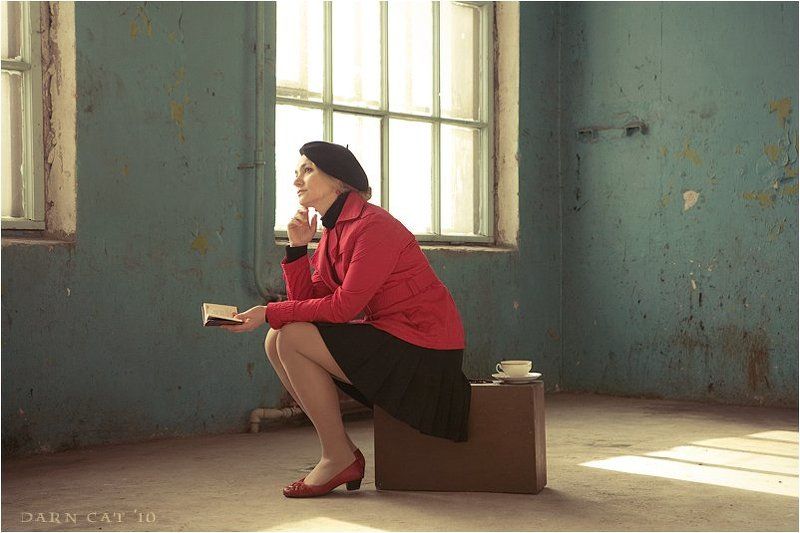 девушка, чемодан, ожидание, поезда, жизнь Ожидание своего поезда.. фото превью