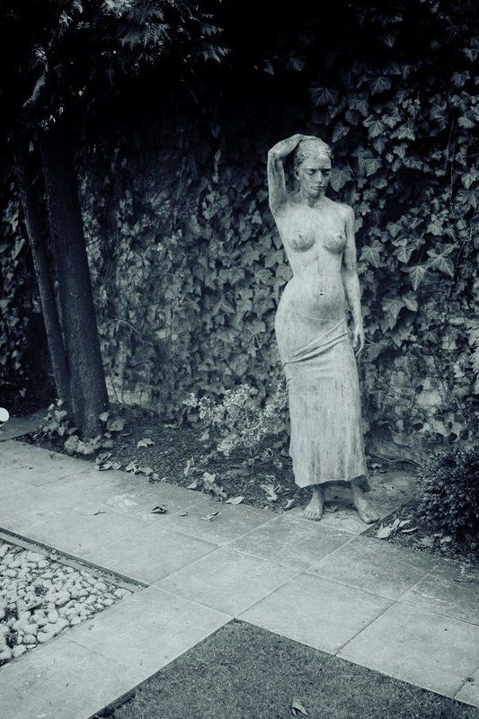 девушка, сад Послесловиеphoto preview