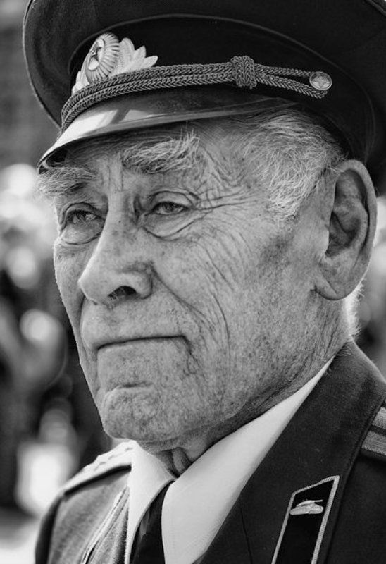 ветераны, праздник, 9 мая, москва, центр Это праздник со слезами на глазахphoto preview