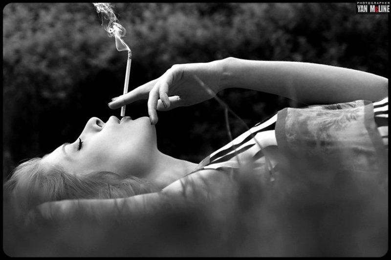 una sigaretta ..photo preview