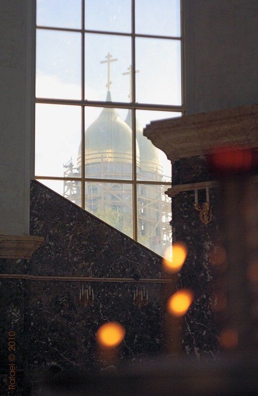 Из церковного окна ...снова церковь нам видна 8-оphoto preview