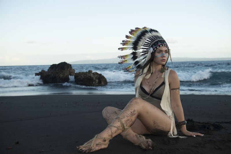 индеец, девушка, черный песок, побережье, закат, океан, море чёный песокphoto preview