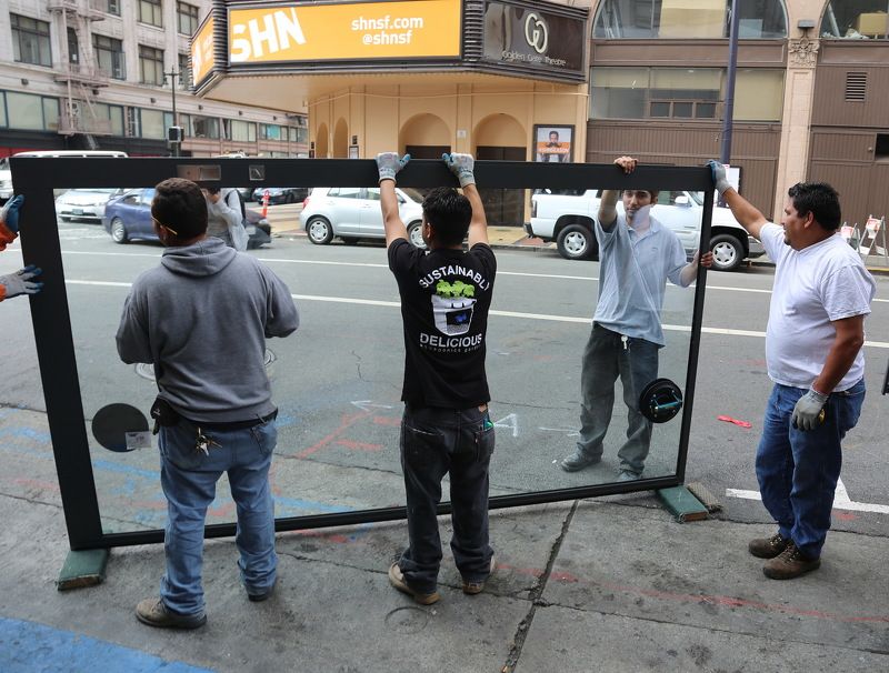 Работу работать, это вам не шубу в шорты заправлять! Грузите апельсины бочками....photo preview