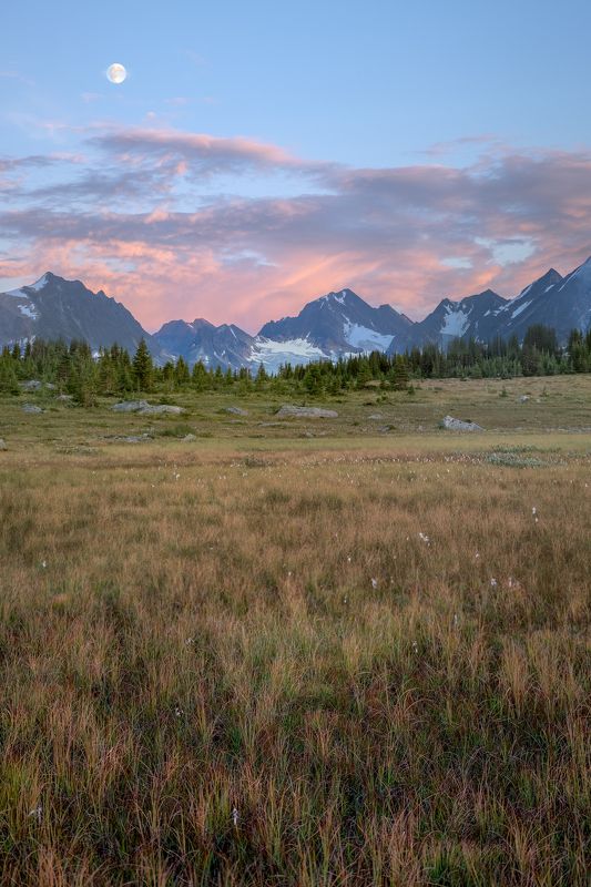 Закатная лунаphoto preview