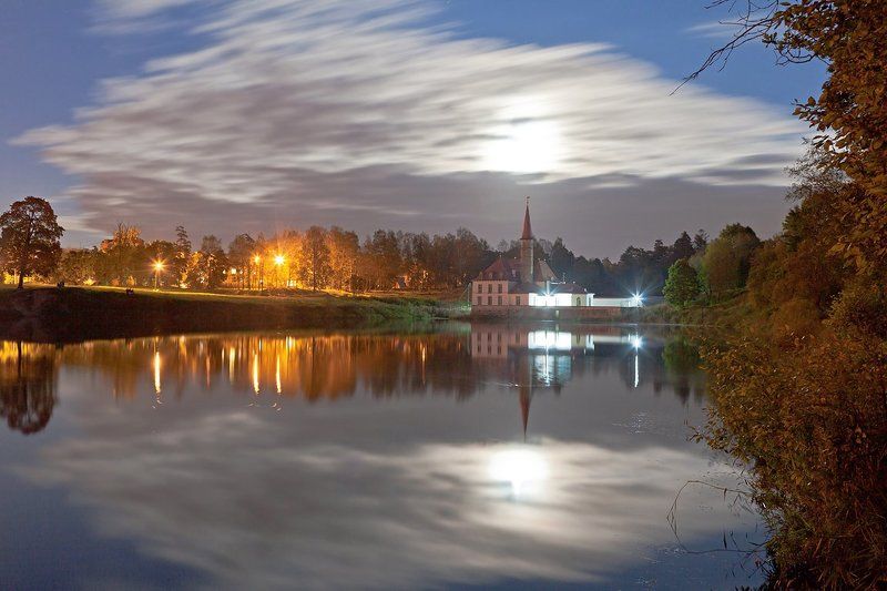 Гатчина, Приоратский дворец, полнолуние, ночь, ночная съёмка Приорат в полнолуниеphoto preview