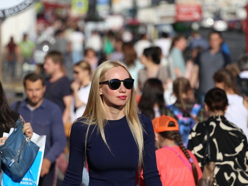 Питер Течет людей река по Невскомуphoto preview