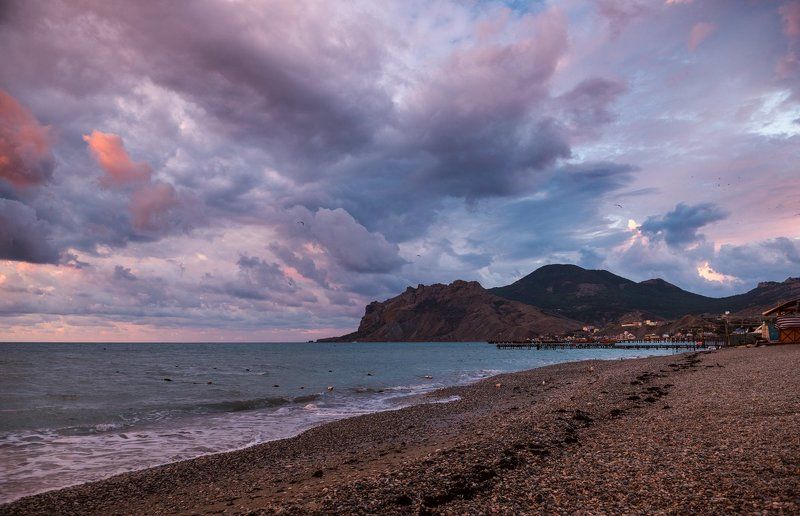 Бирюзовый залив Коктебеля в многоцветной оправе холмов(В. Звягинцева)photo preview