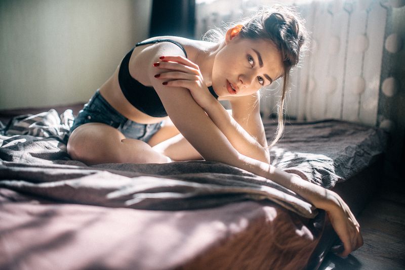 девушка, кот, утро, свет, студия, квартира, красивая, настроение, эмоции, эмоция, улыбка Мари и кот Васькаphoto preview