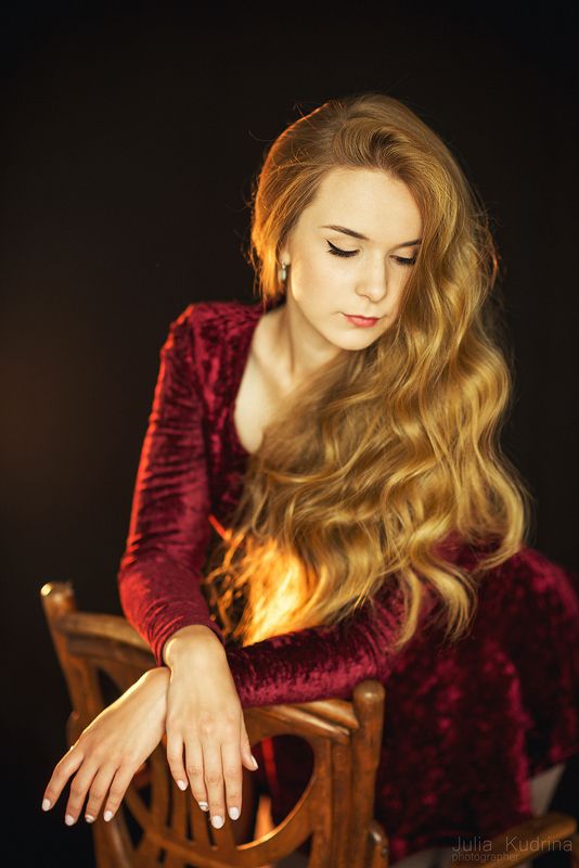 девушка золотые волосы Настяphoto preview