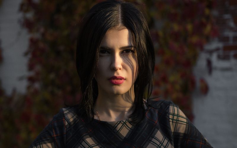 девушка, листья, портрет, улица, осень Настя и плющphoto preview