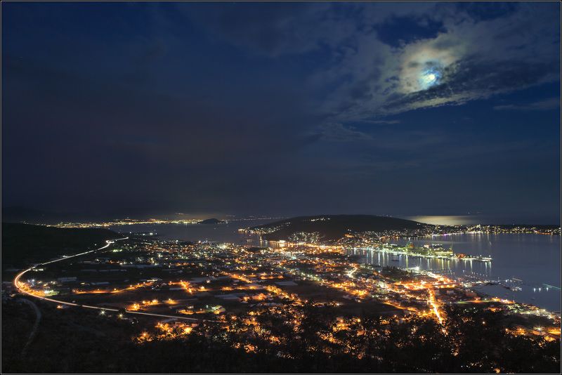 Город Луна Море Город под лунойphoto preview