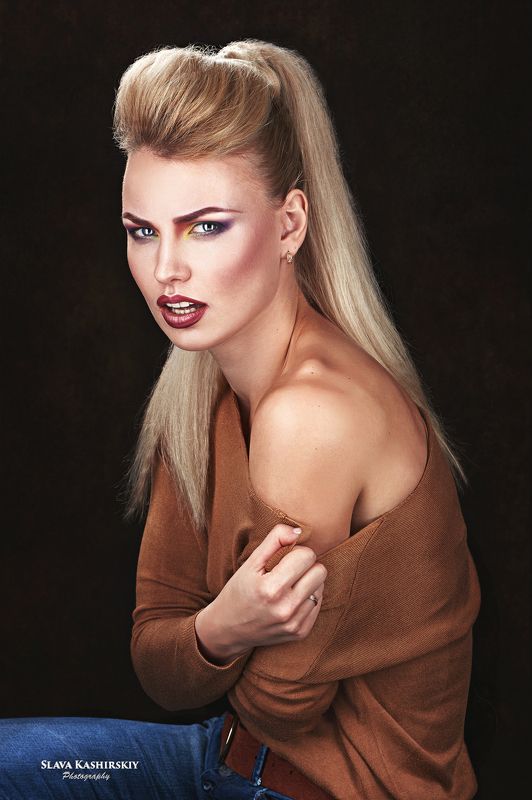 коричневый, синий, джинсы, водолазка, блондинка Alyonaphoto preview