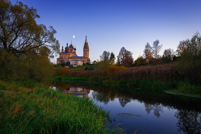 Вечер, церковь, река, природа, осень, октябрь Светит месяц, светит ясный...photo preview