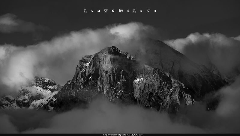 黑白圣峰Black and white sacred mountainphoto preview