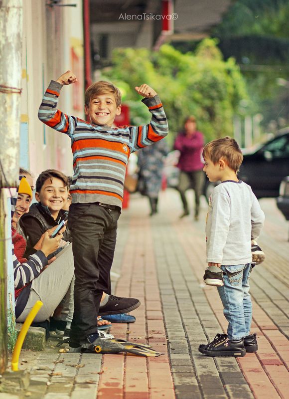 дети грузия мальчик город смех грузинчикиphoto preview