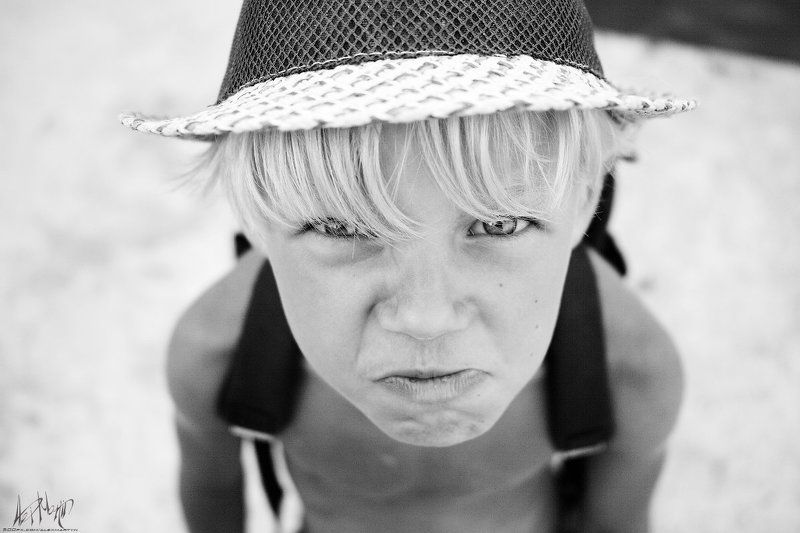 мальчик мальчуган пацанчик провокатор лето море Провокаторphoto preview