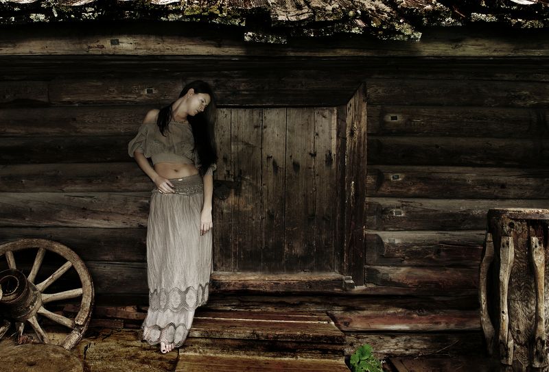 Медовая девушкаphoto preview