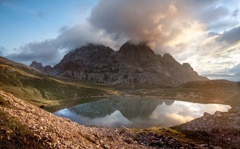 италия, тре чиме, альпы, горы, лето, утро, рассвет Озеро в горах. Альпыphoto preview