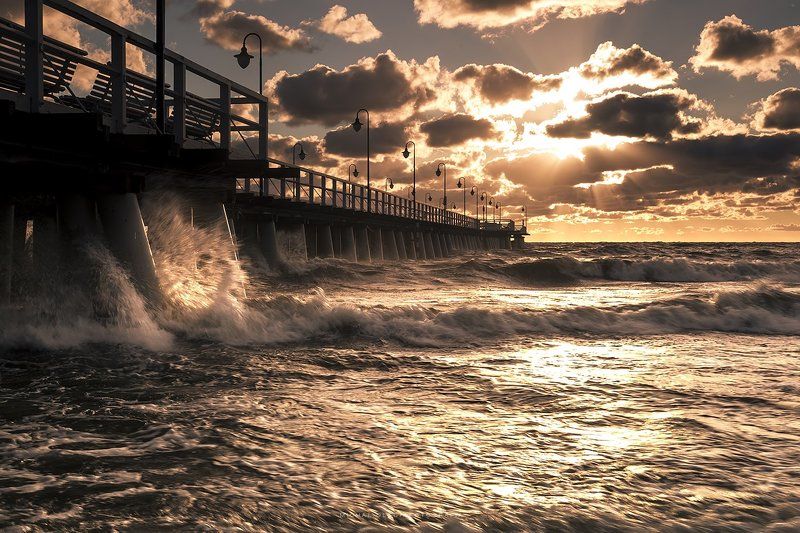 gdynia, orłowo, baltic sea, molo, poland, балтийское море, пирс Splash!photo preview