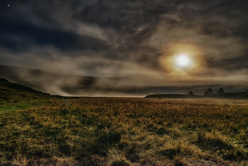 Полная луна, звезды, Алтай, Сибирь, болото, туман Полнолуние. Плеяды.photo preview