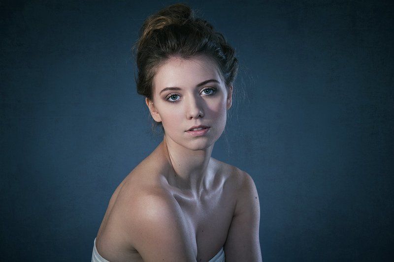 девушка, портрет, молодая, синий, студия, свет, модель кого то ждет вокзал...photo preview