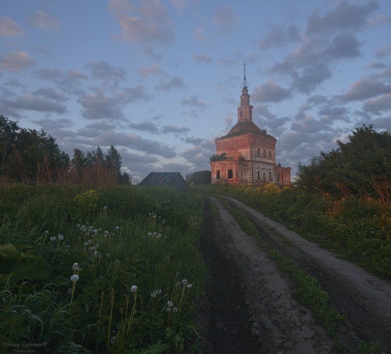 сельские пейзаж, храм, церковь, суздаль, суздальский район, владимирская область, рассвет, квадрат, лето Дорога к храмуphoto preview
